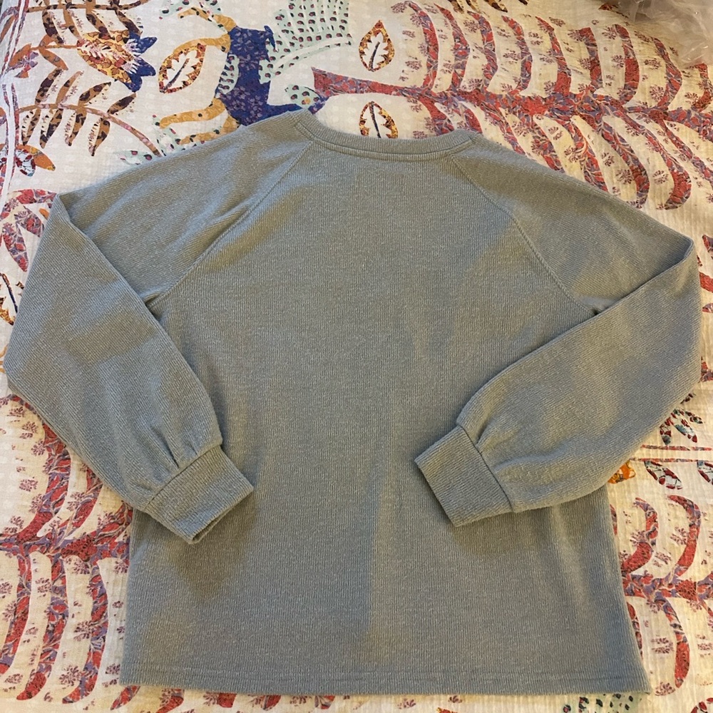 Abercrombie V-Neck Sweater - Picture 3 of 4